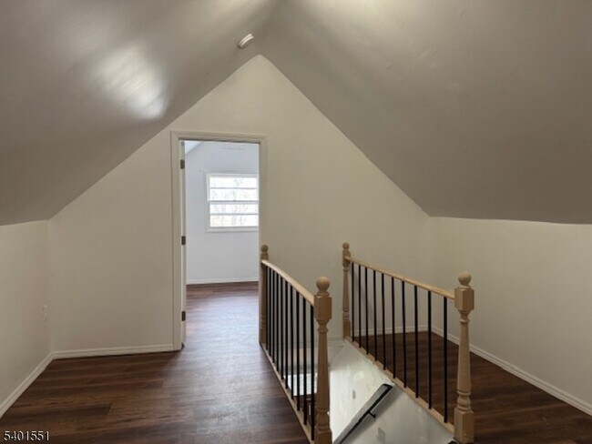 Building Photo - 59 Lakeview Dr