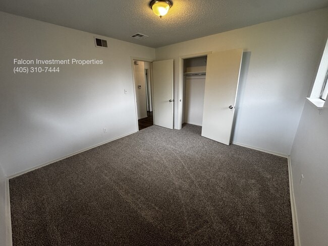 Building Photo - 3156 SW 71st St