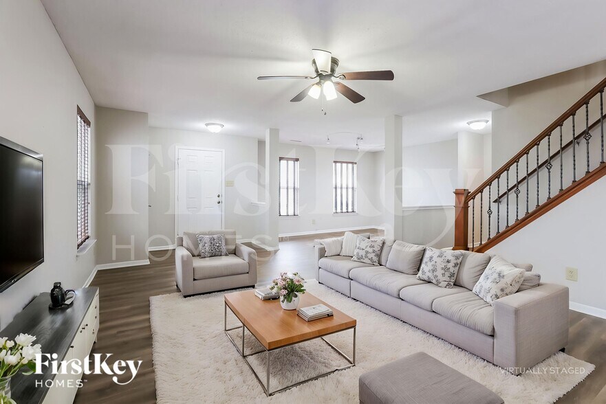 Building Photo - 12851 Old Glory Dr