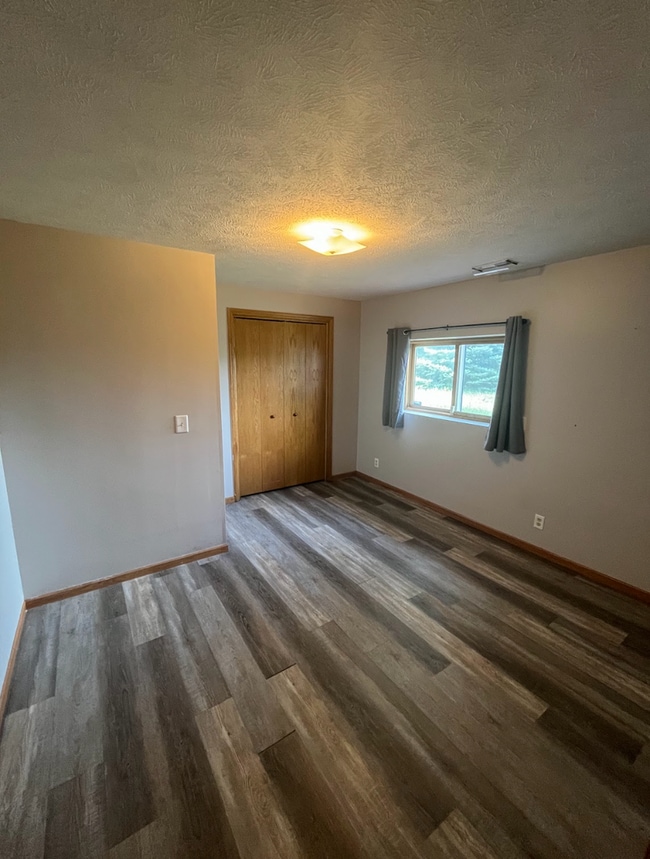 Building Photo - 4-Bedroom Plattsmouth Home with Lake Access!!