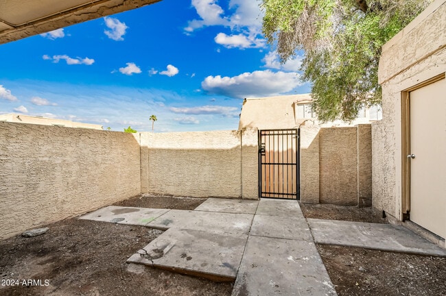 Building Photo - 4435 E Pueblo Ave