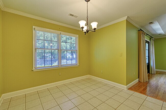 Building Photo - 210 Rivermill Ct