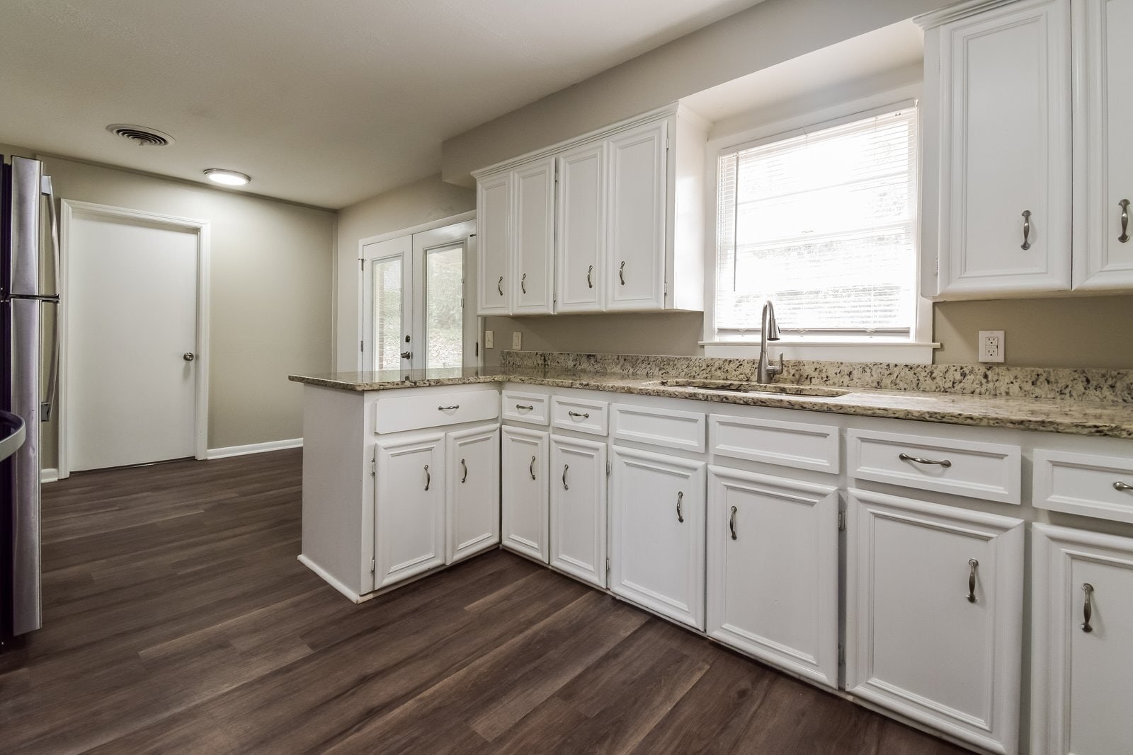 Building Photo - 4838 Chapman St