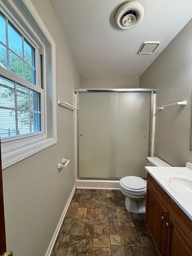 Building Photo - 255 Bayberry Ct