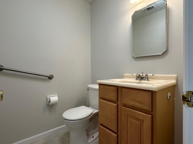 Building Photo - 7 Candlestick Ct