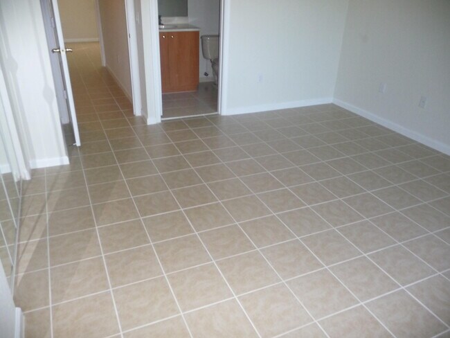 Building Photo - 8240 SW 25th Ct