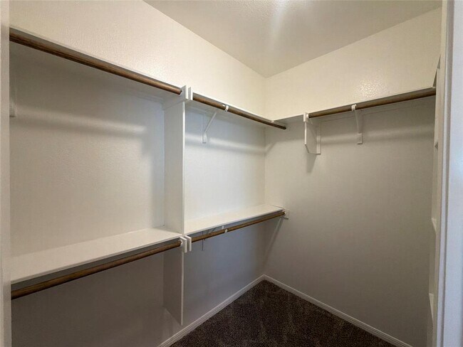 Building Photo - 516 Wyndcrest Drive
