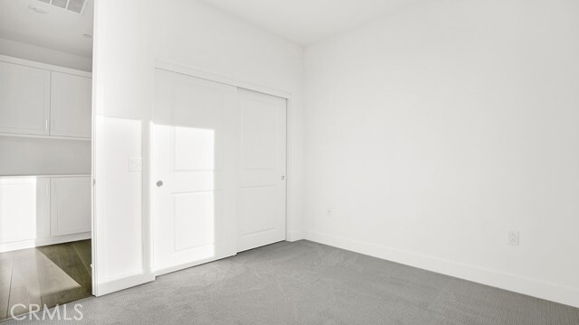 Building Photo - 401 Junco