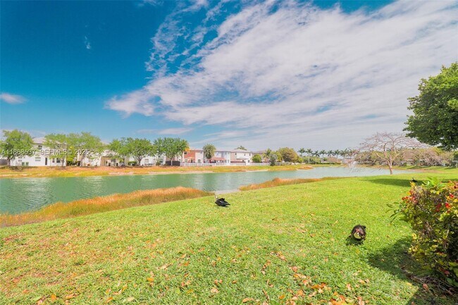 Building Photo - 2853 SE 1st Dr