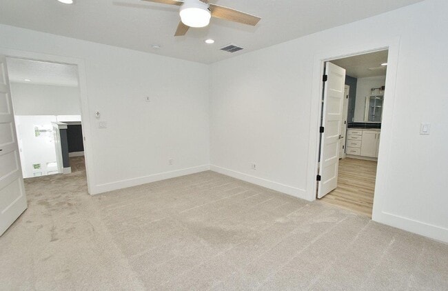 Building Photo - Immaculate Bench Home!