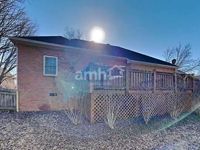 Building Photo - 1016 Rhett Pl