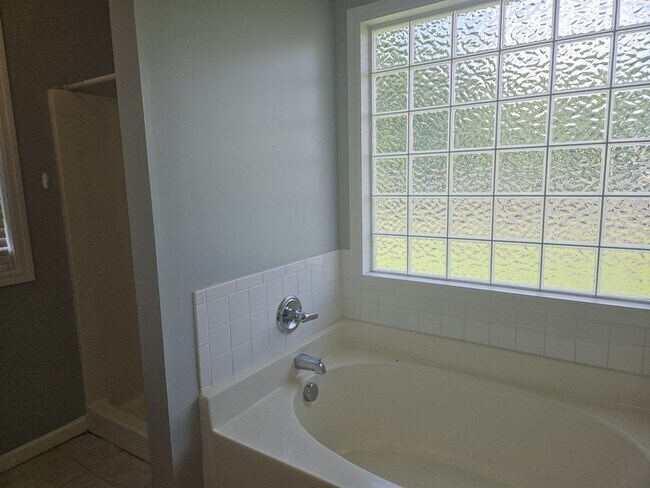 Building Photo - 230 Van Buren Dr