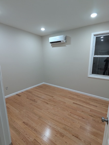 Building Photo - 32 Rose St