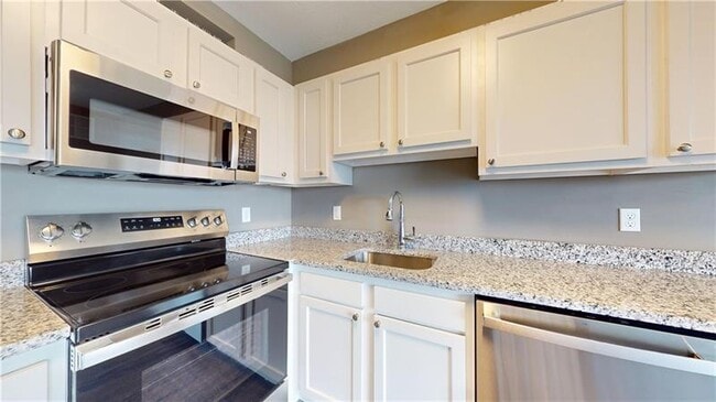 Building Photo - 1450 Fifth Ave