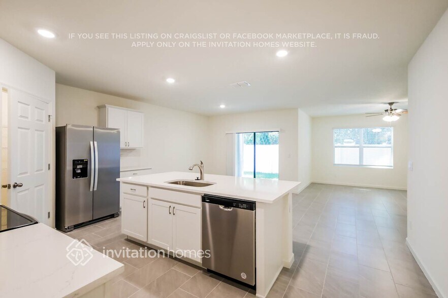 Building Photo - 493 Seaspray Dr