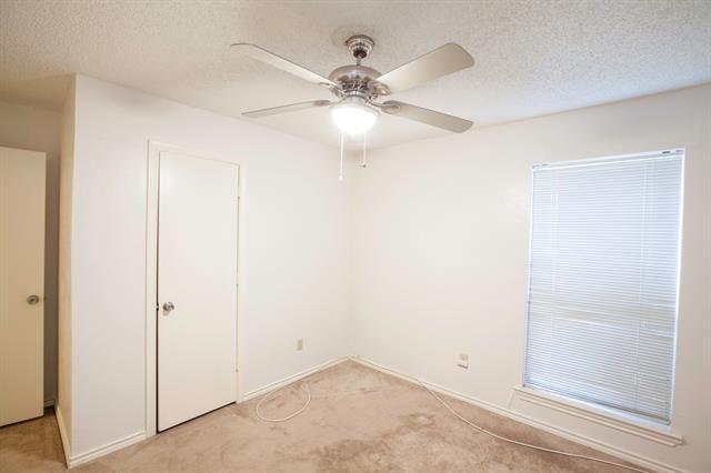 Building Photo - 2025 Lorient Dr