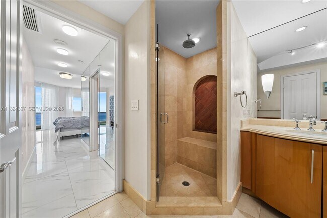 Building Photo - 17875 Collins Ave