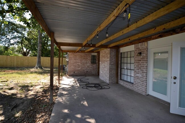 Building Photo - 18507 Wood Glen Ln