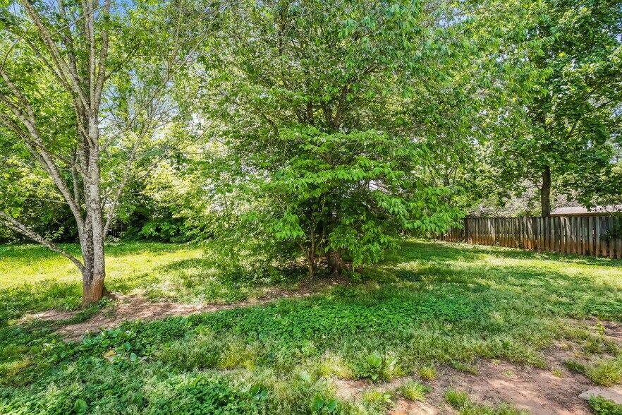 Building Photo - 104 Stapleton Way