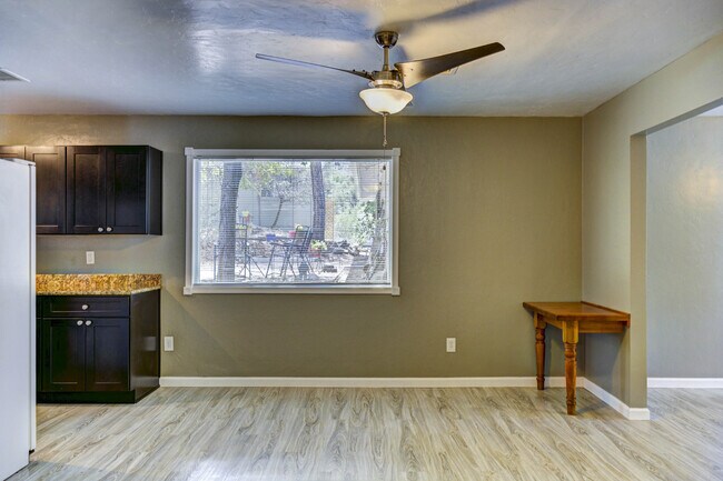 Building Photo - Home for Rent in Prescott!  - Alley Parking