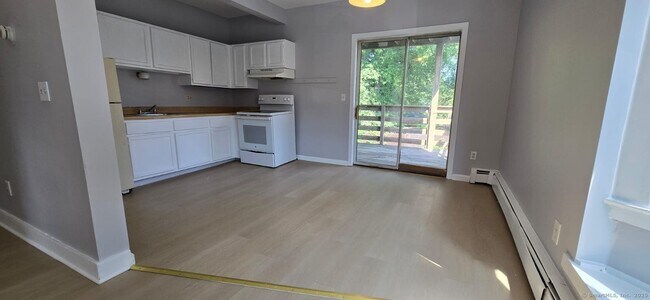 Primary Photo - 306 Sigourney St