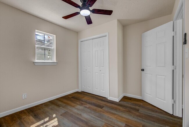 Building Photo - 1118 Cypress St