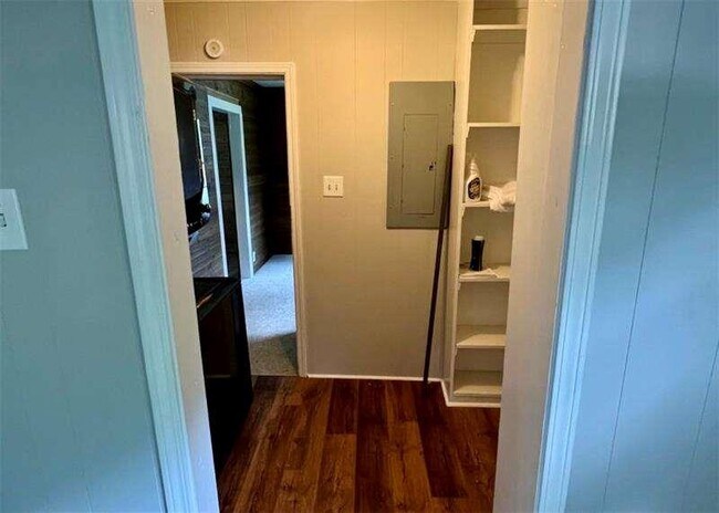 Building Photo - 3521 Clay Rd SW