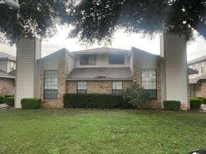 Building Photo - Remodeled townhome! 2 story with loft & 2 ...