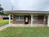 Building Photo - 817 Park St