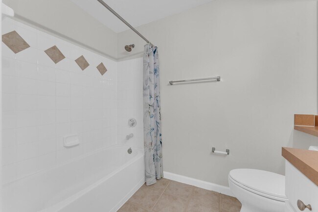 Building Photo - 2032 Alta Meadows Ln