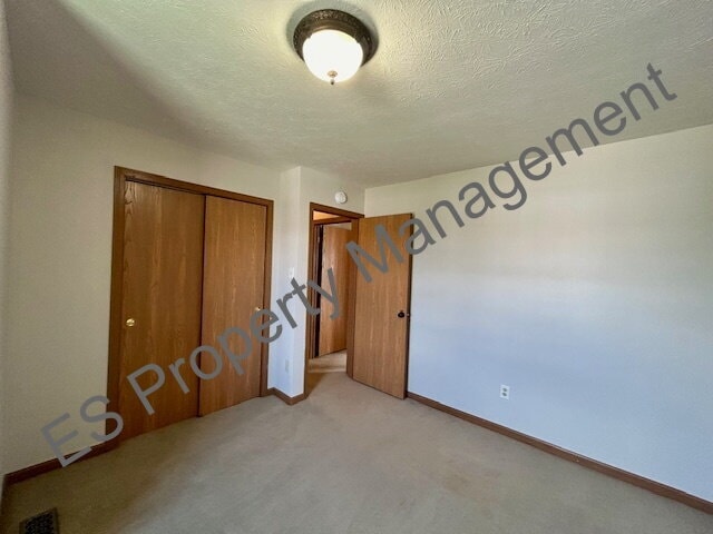 Building Photo - Great 3 Bedroom 2.5 Bathroom Two Story Home in Franklin Township!