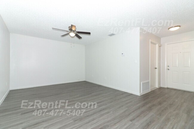 Building Photo - Summer Special! Charming 2 Bed/2 Bath Vill...
