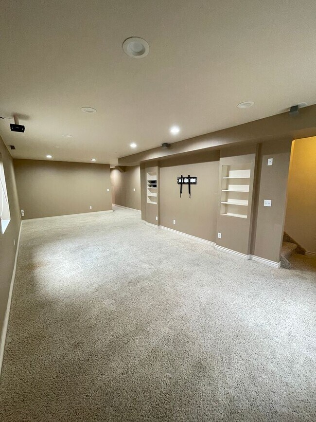 Building Photo - Amazing Home in Rexburg Idaho!