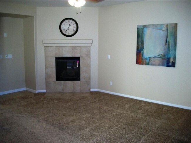 Building Photo - 684 Whitfield Ln
