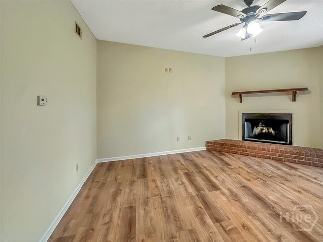 Building Photo - 406 Riverview Dr
