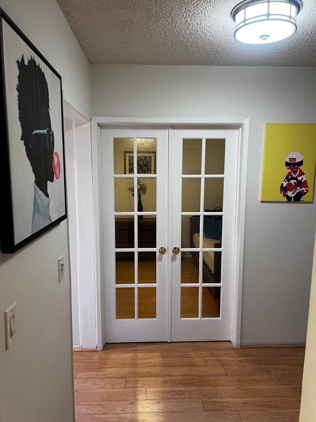 Building Photo - 5870 Green Valley Cir