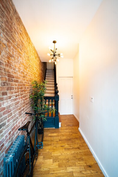 Building Photo - 244 Clifton Pl