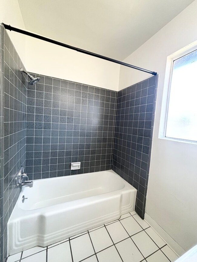 Building Photo - C130