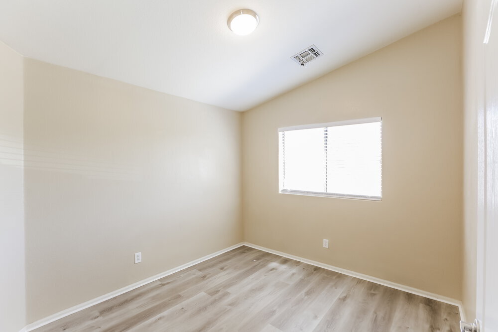 Building Photo - 12446 W San Juan Ave