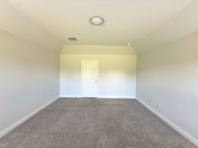 Building Photo - 609 Tartane Dr