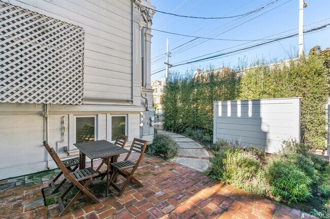 Building Photo - 2615 California St