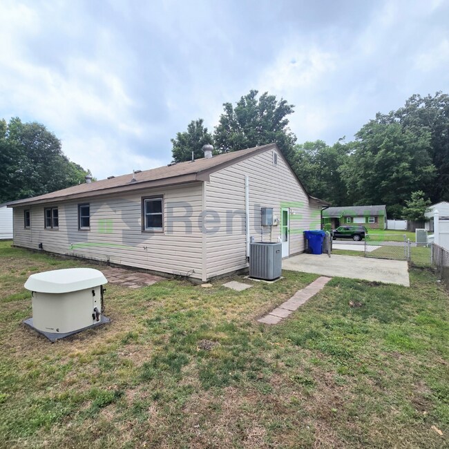 Building Photo - 5916 Vernon Dr