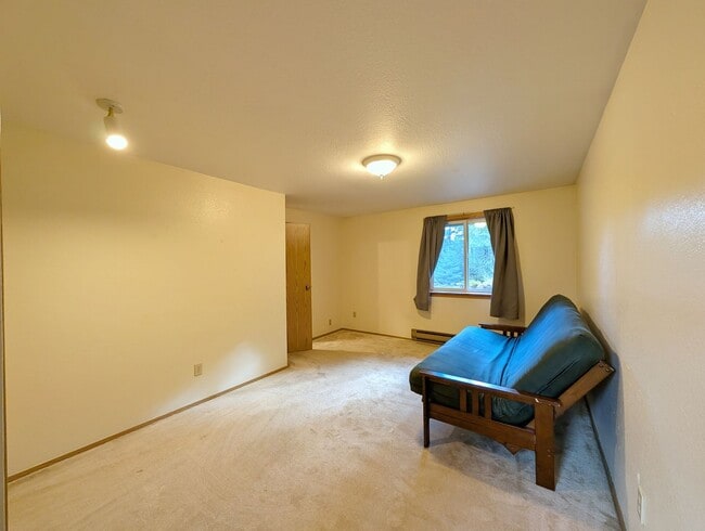 Building Photo - 3Bd/1.5Ba Dgl Townhome, Long Term Rental, 2 Car Garage, Unfurnished