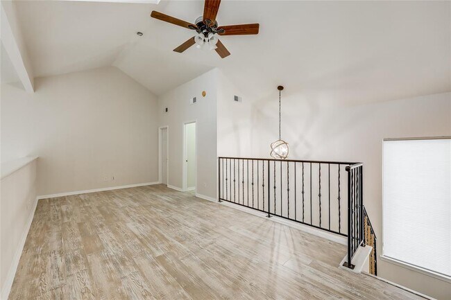 Building Photo - 169 Comanche Dr