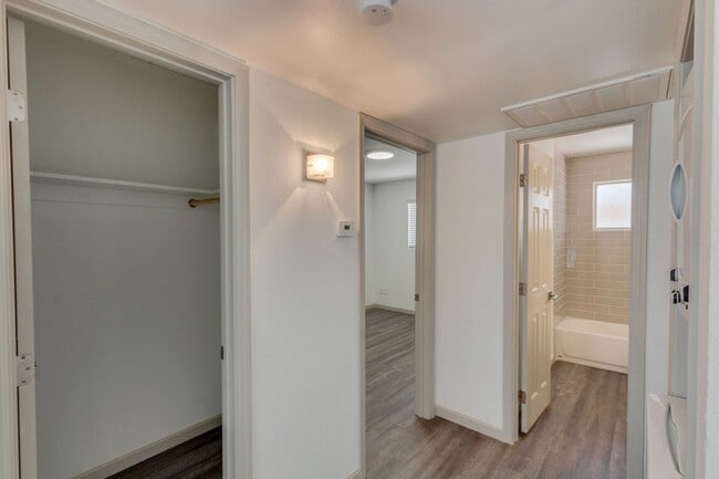 Building Photo - South Scottsdale - Two Bedroom with $0 Move in Special!