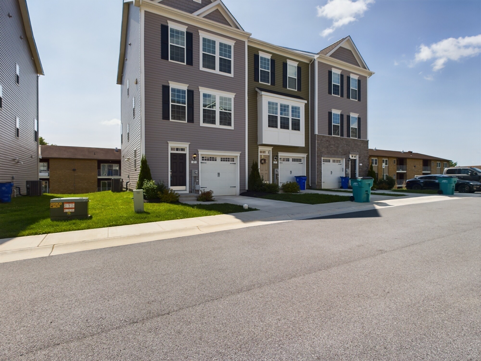 Building Photo - 25 Chester Ct