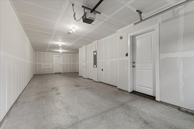 Building Photo - New Construction 2-Bed Townhome Near Boeing, Paine Field & Everett Naval Base – Quartz Kitchen, A...