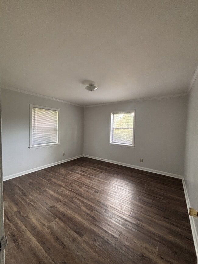 Building Photo - 210 N Edgewood Dr