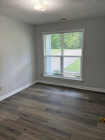 Building Photo - 4406 Tyne Dr