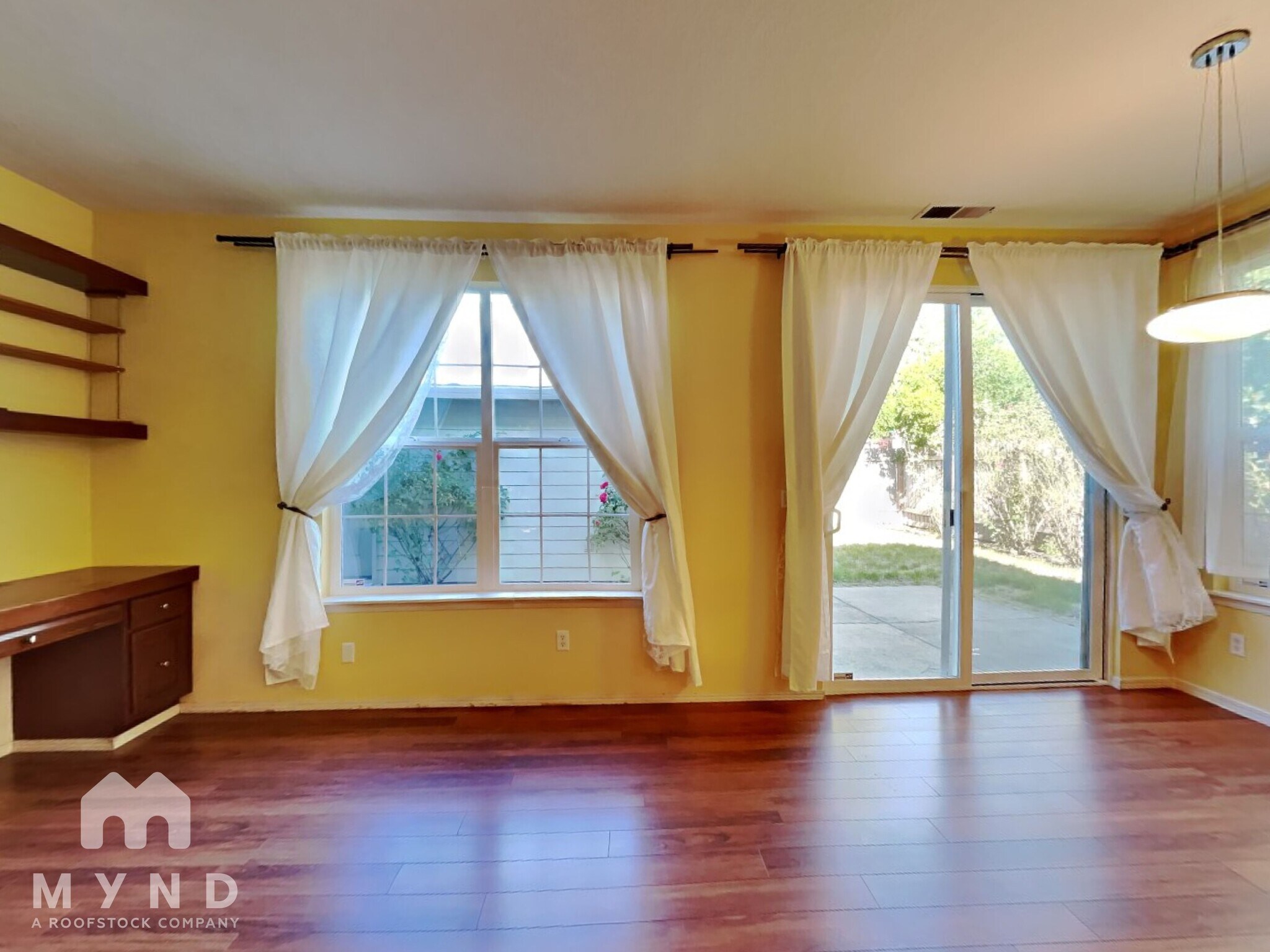 Building Photo - 1723 NE Ashberry Dr